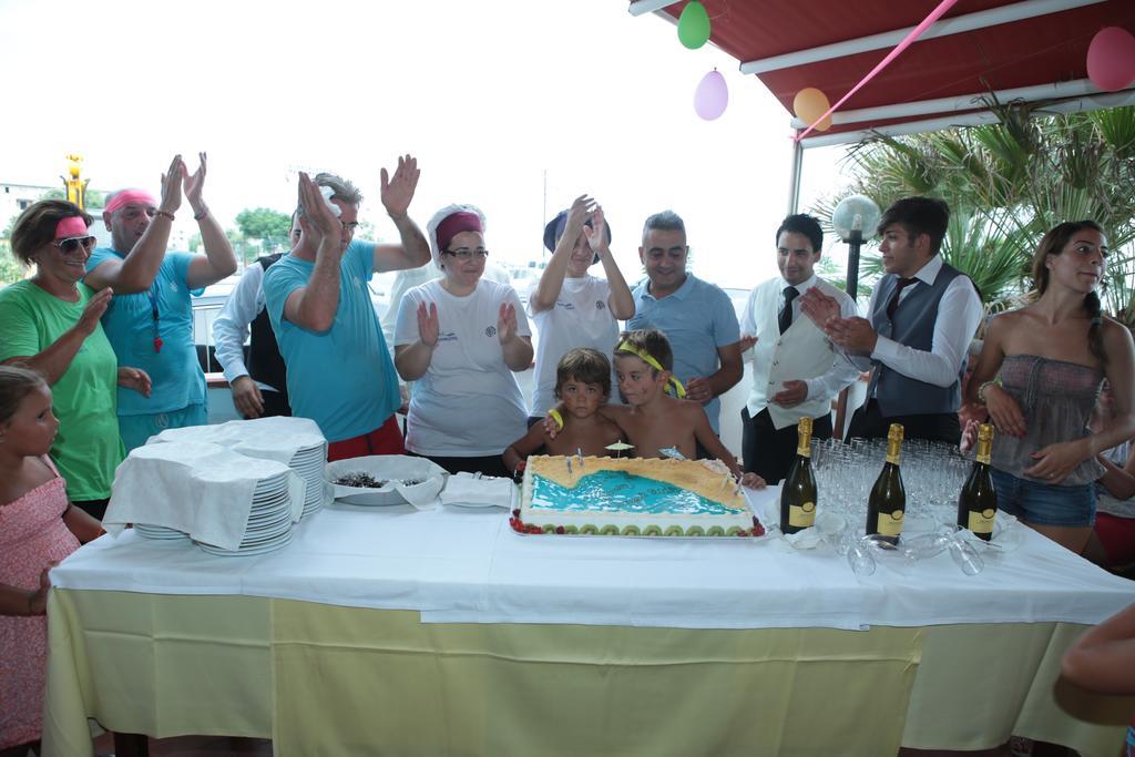 Hotel Miramare Cirò Marina Buitenkant foto