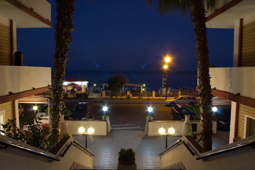 Hotel Miramare Cirò Marina Buitenkant foto