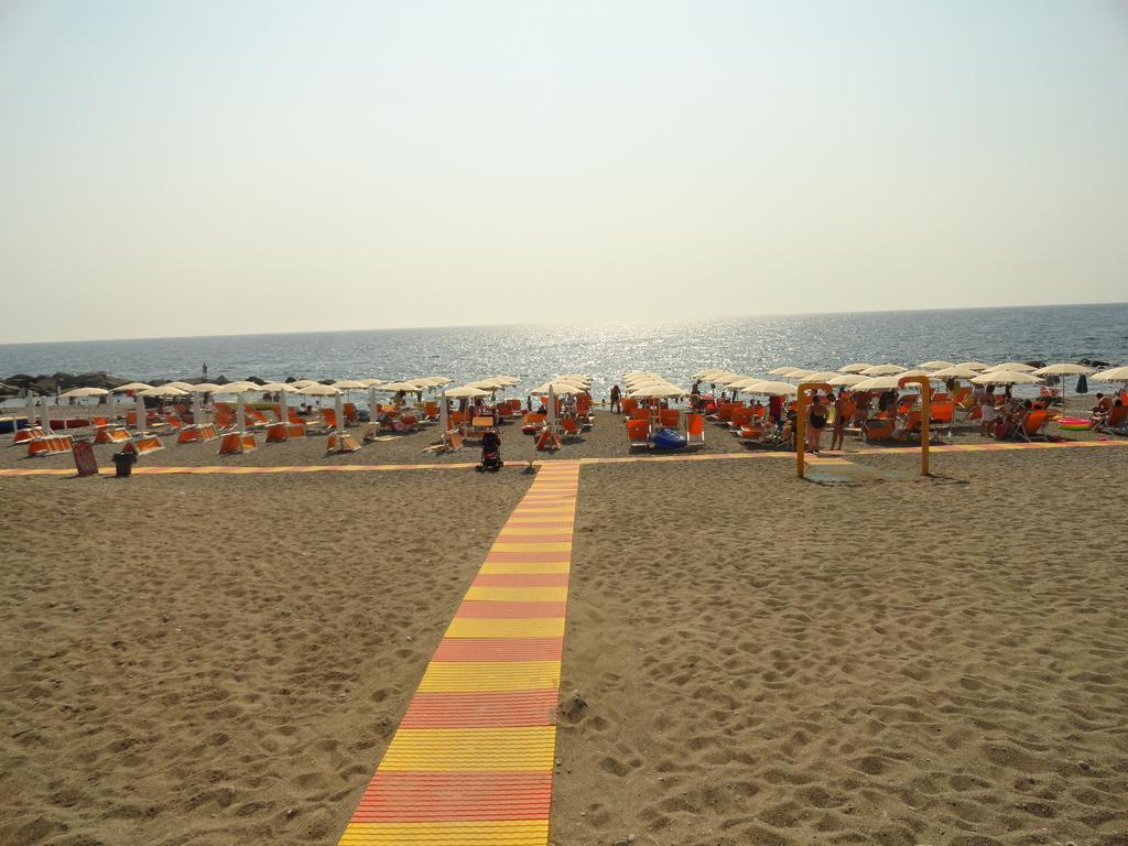 Hotel Miramare Cirò Marina Buitenkant foto