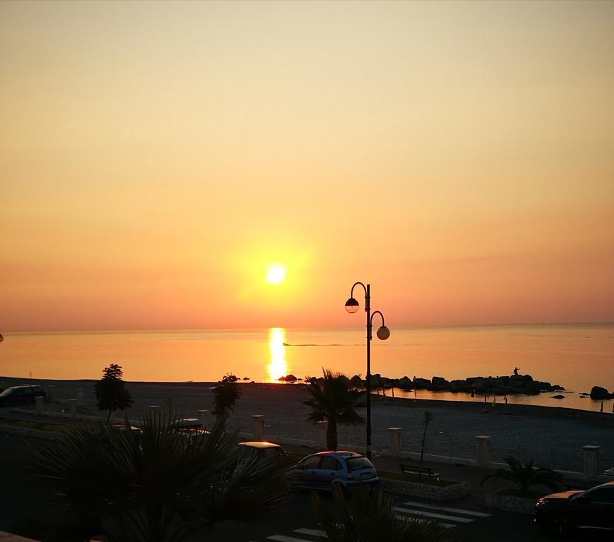 Hotel Miramare Cirò Marina Buitenkant foto
