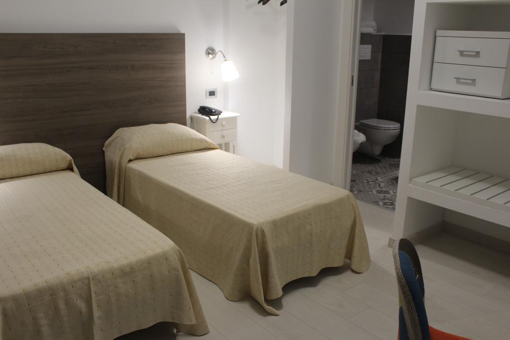 Hotel Miramare Cirò Marina Buitenkant foto
