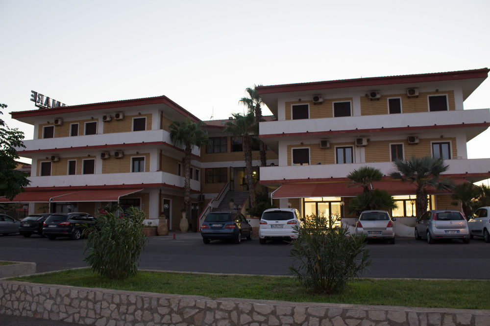Hotel Miramare Cirò Marina Buitenkant foto